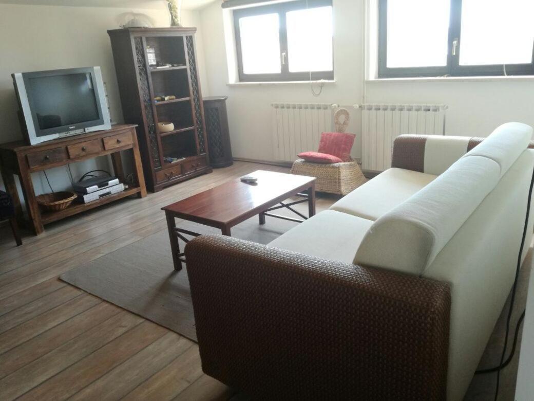 Nice, Cosy Studio Apartment With Shared Outdoor Pool Banjole Bagian luar foto