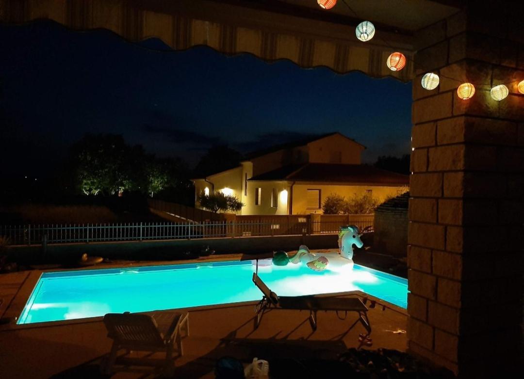Nice, Cosy Studio Apartment With Shared Outdoor Pool Banjole Bagian luar foto