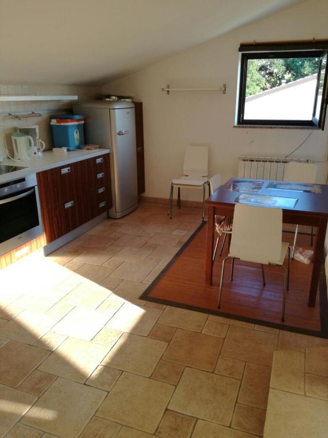 Nice, Cosy Studio Apartment With Shared Outdoor Pool Banjole Bagian luar foto